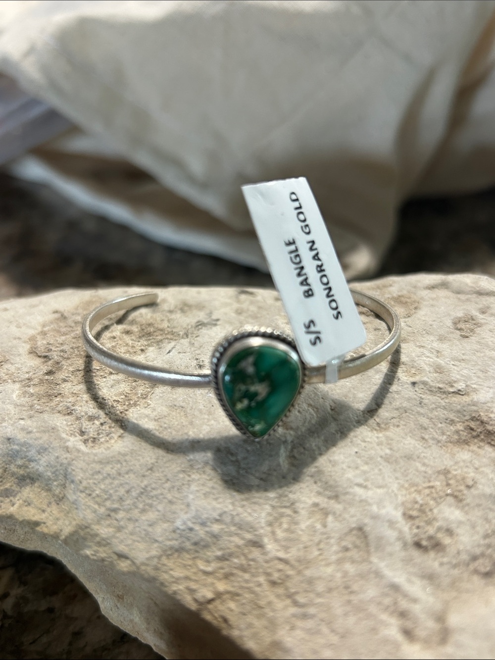 Green Teardrop Stone Silver Bangle Bracelet - Unbranded